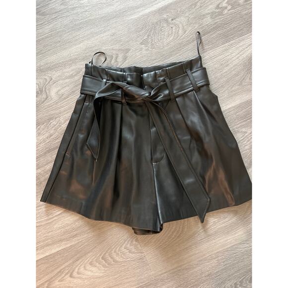 NWOT Zara size XS black faux leather shorts - Picture 1 of 4
